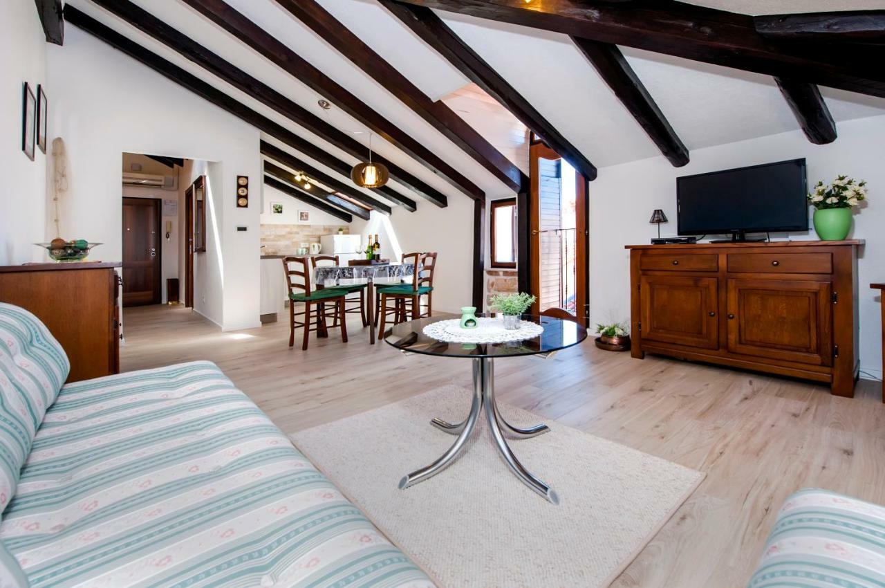 Rovigno Bella Sea View Apartment Eksteriør billede